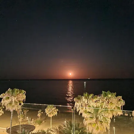 Sunnypalms - Beachfront Penthouse With Stunning Sea View Apartment *