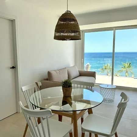 Sunnypalms - Beachfront Penthouse With Stunning Sea View Apartment