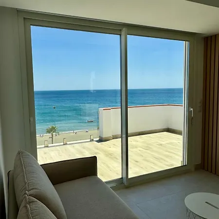 Apartment Sunnypalms - Beachfront Penthouse With Stunning Sea View
