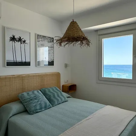 Apartment Sunnypalms - Beachfront Penthouse With Stunning Sea View