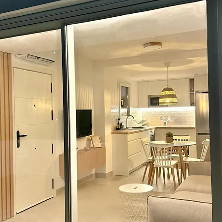 Sunnypalms - Beachfront Penthouse With Stunning Sea View Apartment *