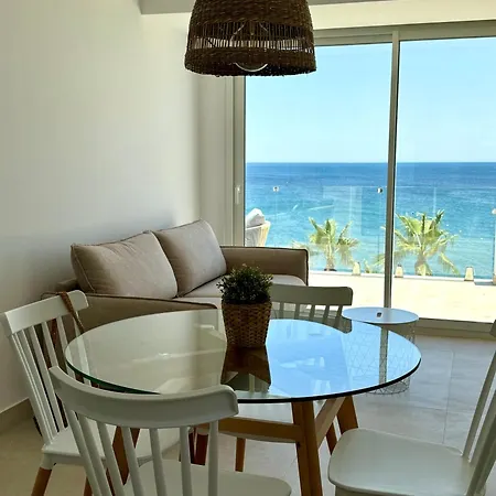 Apartment Sunnypalms - Beachfront Penthouse With Stunning Sea View *